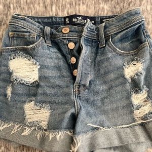 Hollister high rise mom short 3” size 00/23 medium blue denim distressed